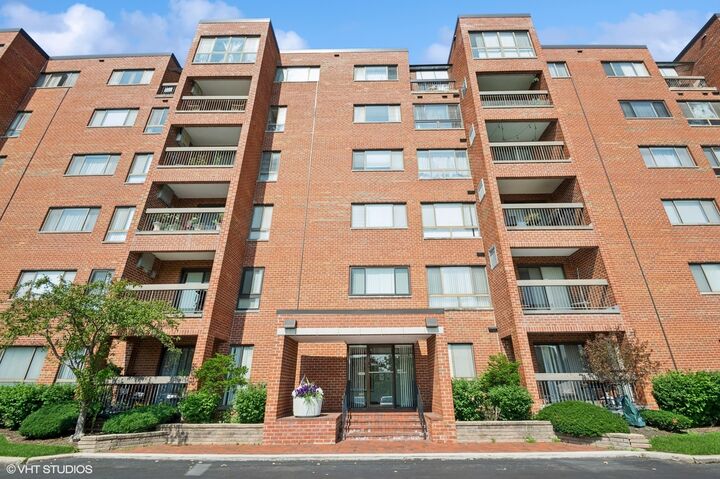600 Naples Court 107  Glenview IL 60025 photo