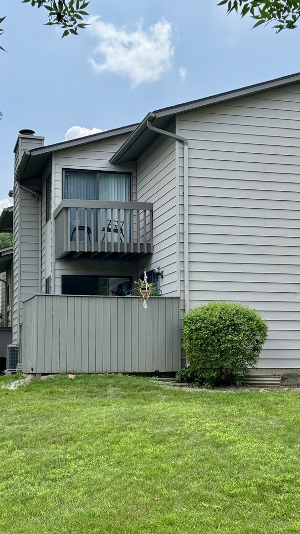 Property Photo: 807 Hughes Place IL 60061