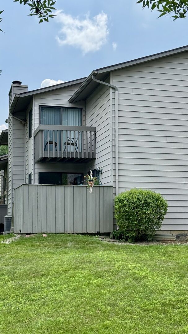 Property Photo: 807 Hughes Place IL 60061