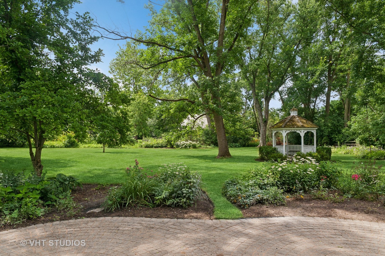 Property Photo: 1799 Farm Road IL 60045