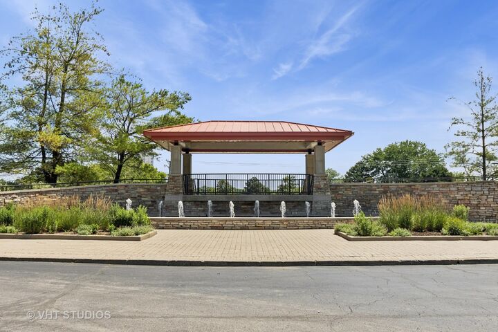 Property Photo:  45 Prairie Park Drive 206  IL 60090 