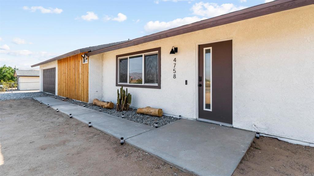 Property Photo: 4758 Avenida La Mirada CA 92252