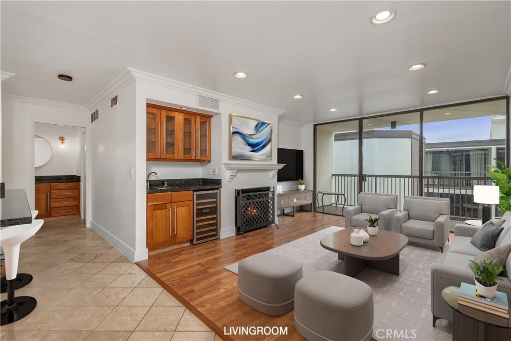 Property Photo: 911 N Kings Road 319 CA 90069