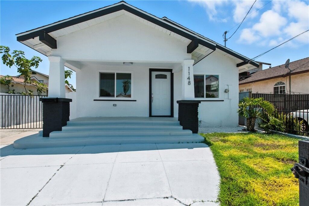Property Photo:  1148 E 15th Street  CA 90813 
