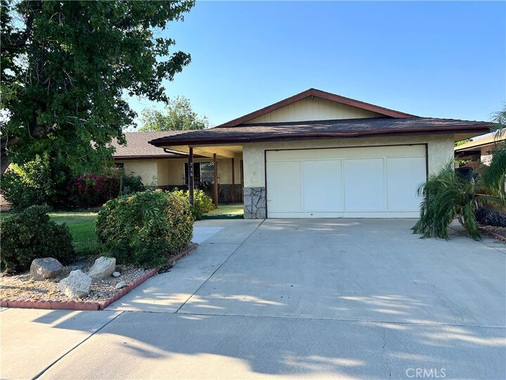 Property Photo:  736 Marquesa Court  CA 92543