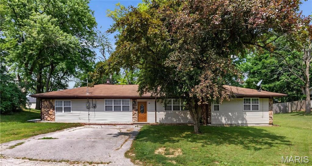 Property Photo: 30 Grainey Drive IL 62034