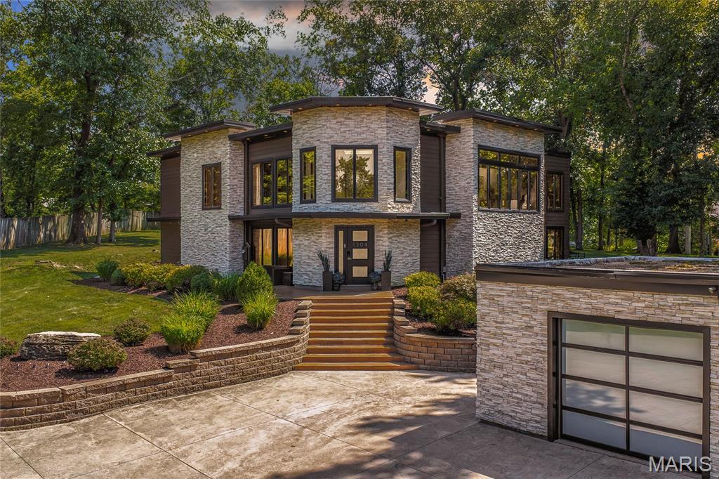 Property Photo:  1304 W Adams Avenue  MO 63122 