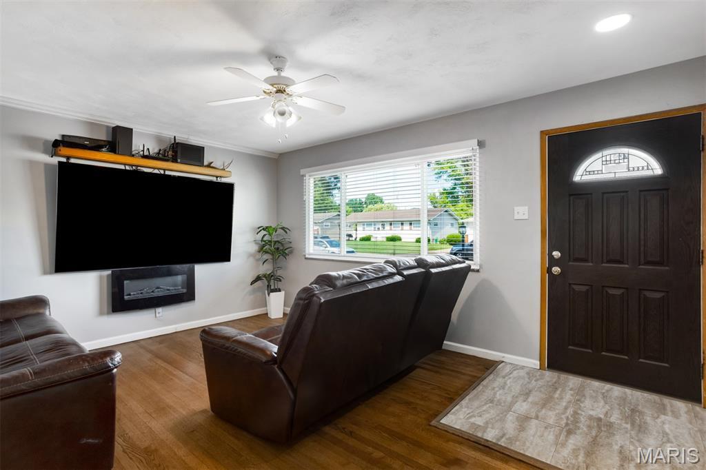 Property Photo:  910 Virgo Lane  MO 63125 
