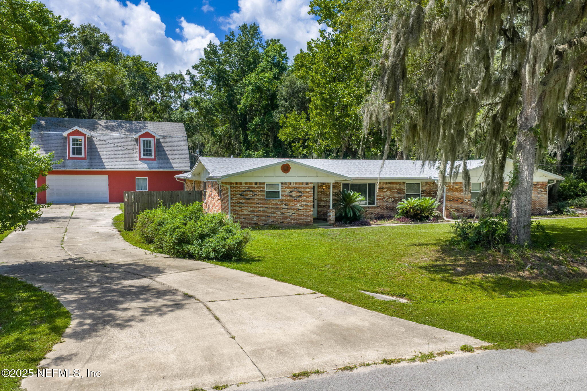136 Hollywood Forest Drive  Fleming Island FL 32003 photo