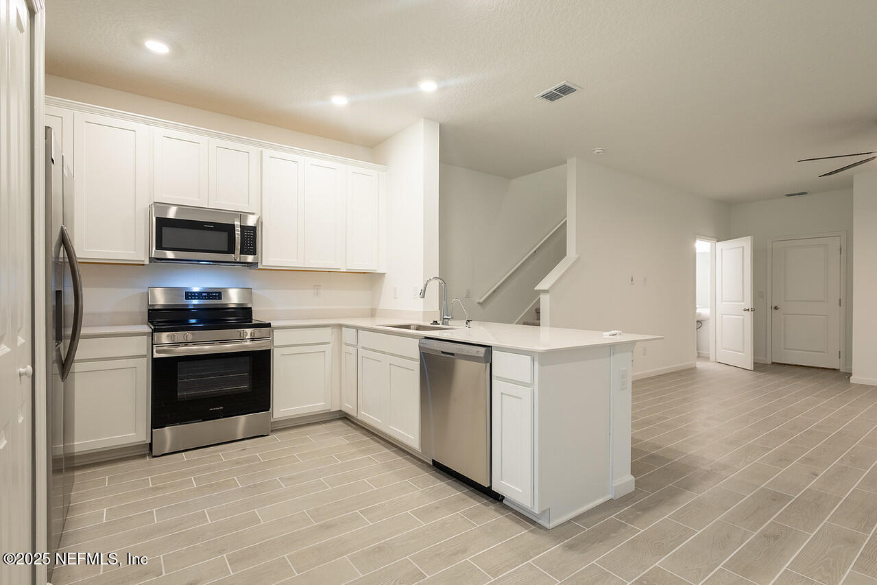 Property Photo: 2181 Windward Cay Lane FL 32068