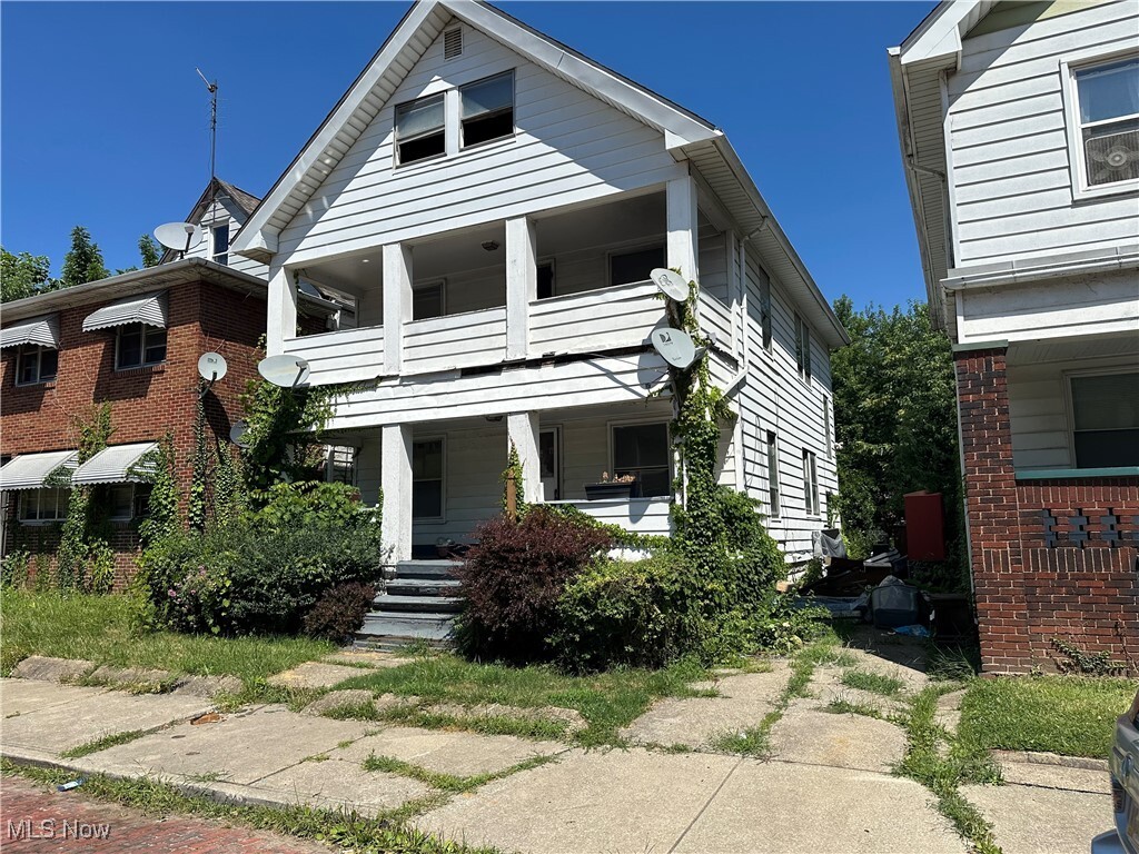 Property Photo: 737 E 165th Street OH 44110