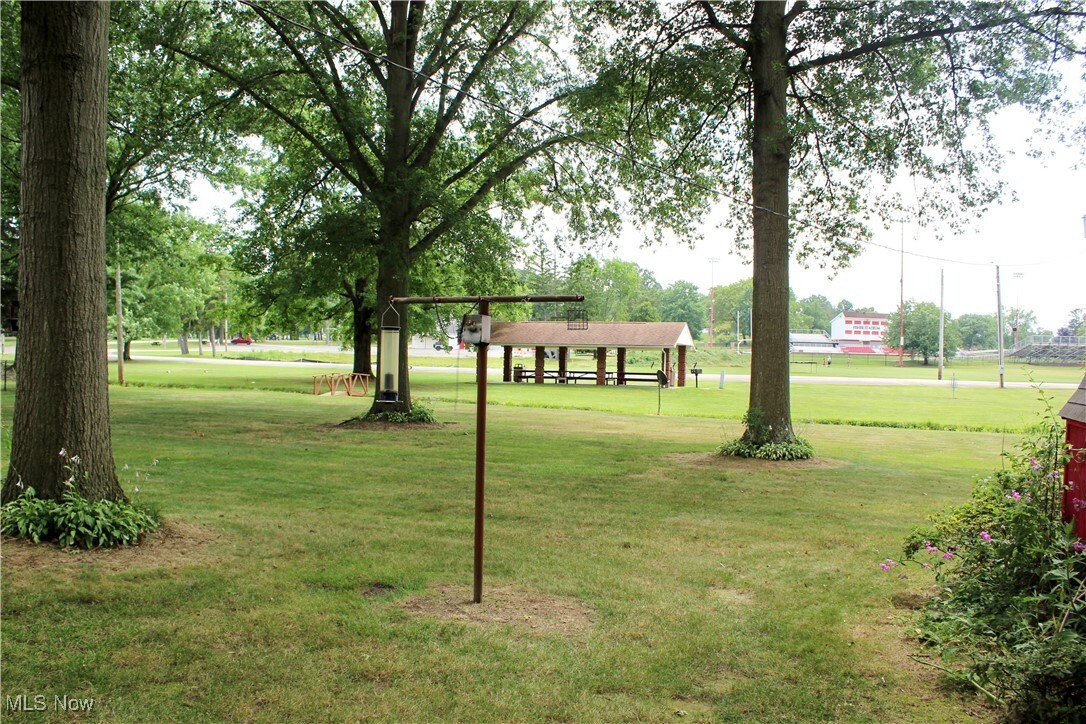 Property Photo: 435 Parkview Drive OH 44408