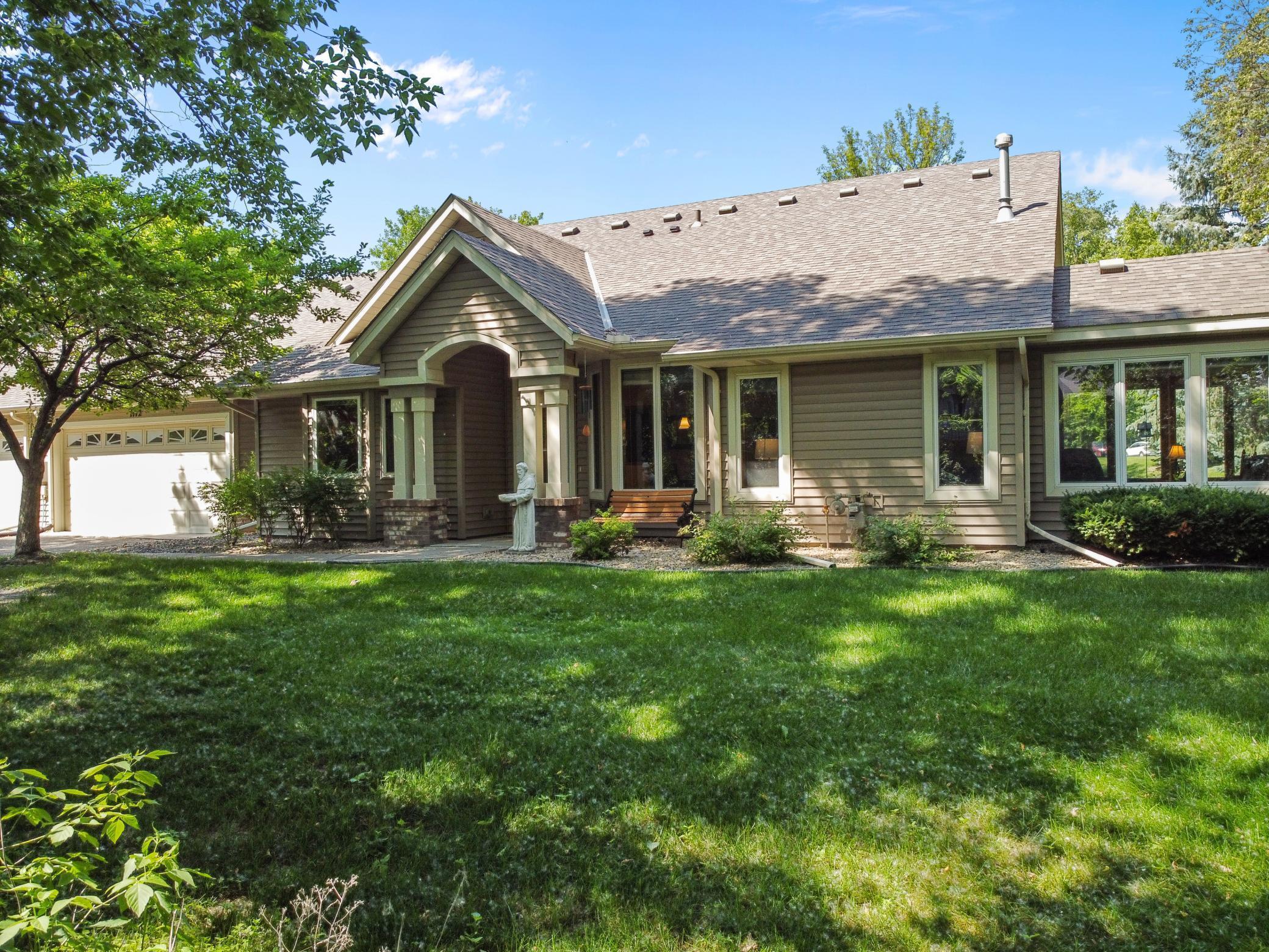Property Photo:  1112 Stratford Lane E  MN 55337 