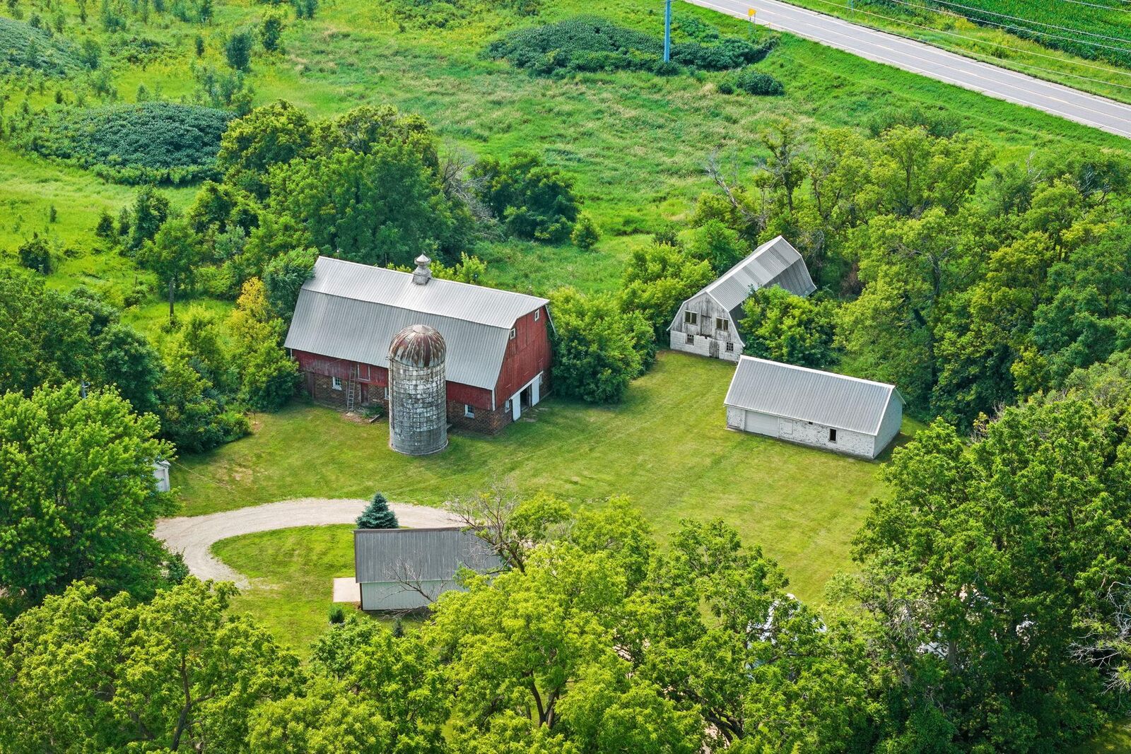 Property Photo: 11698 Morristown Boulevard MN 55052