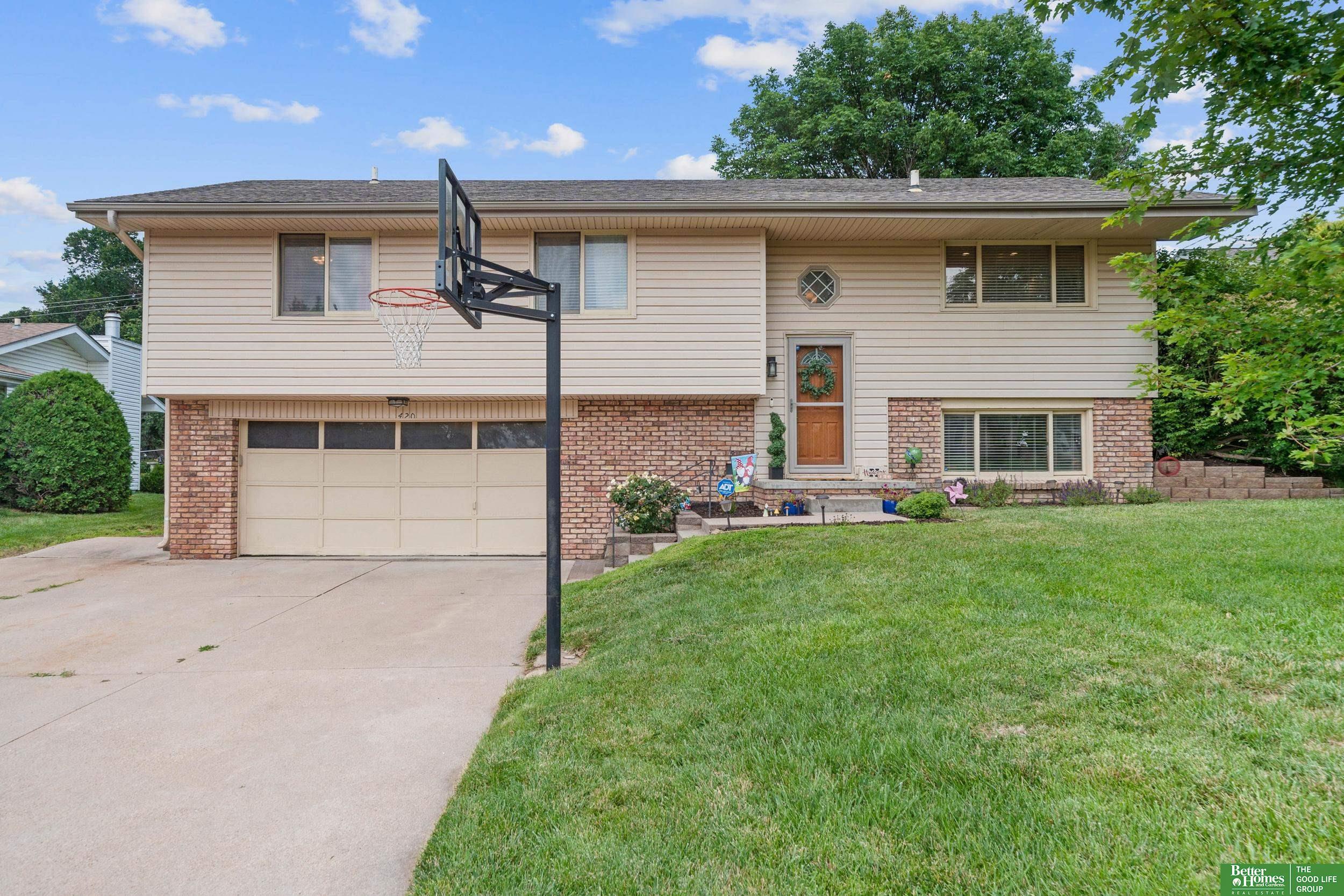 Property Photo:  420 Chestnut Street  NE 68059 