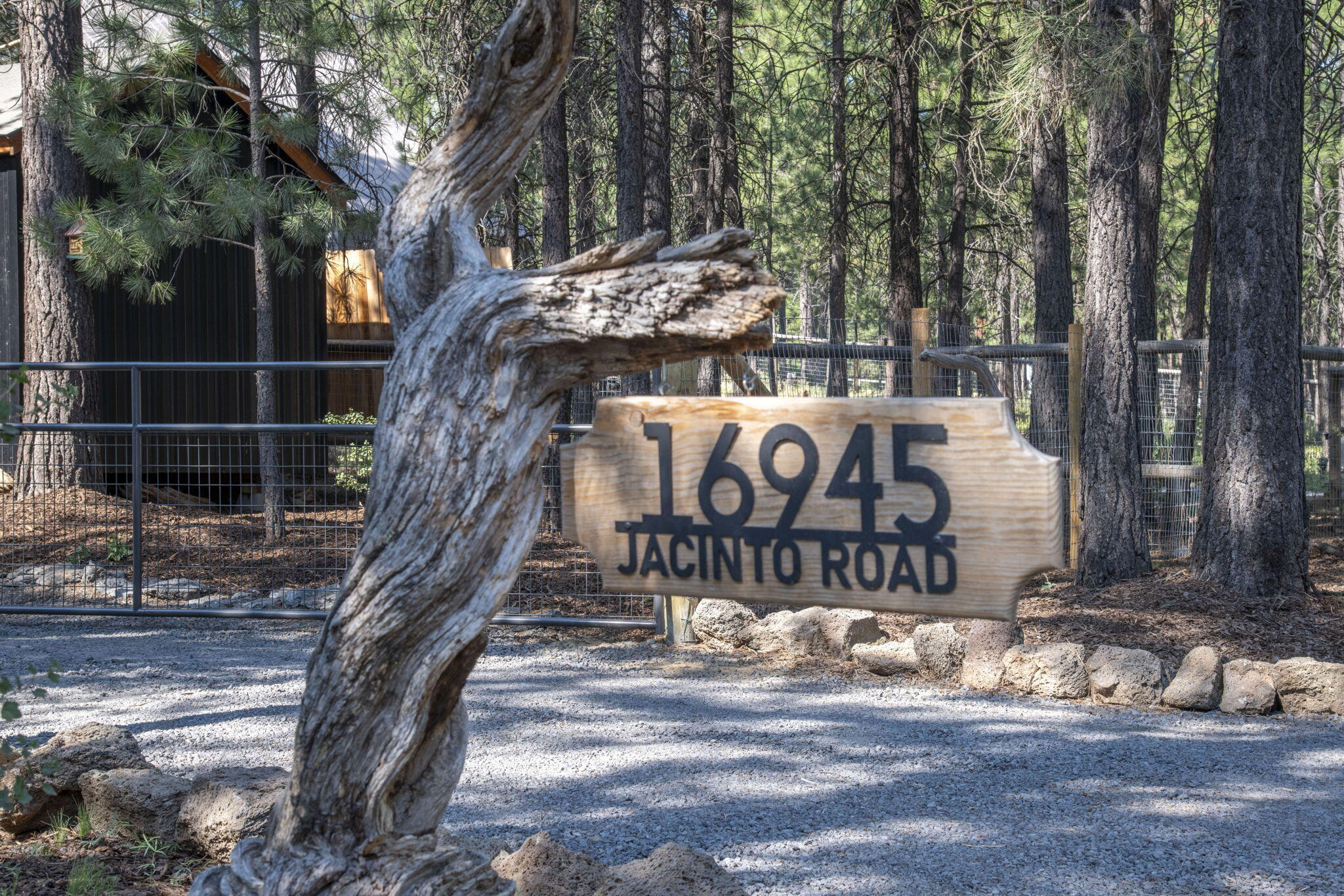 Property Photo: 16945 Jacinto Road OR 97707