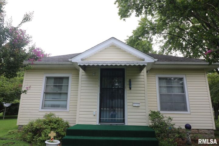 Property Photo: 106 Chutt Street IL 62918