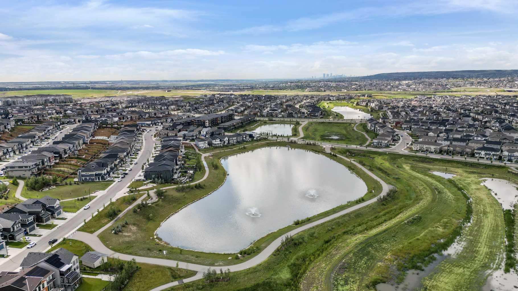 Photo de la propriété:  29 Lucas Cove NW  AB T3P 1M4 