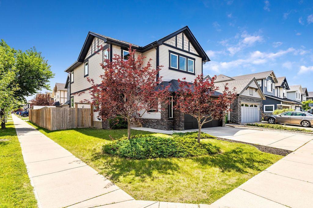 Property Photo: 1363 Kings Heights Road SE AB T4A 0E8