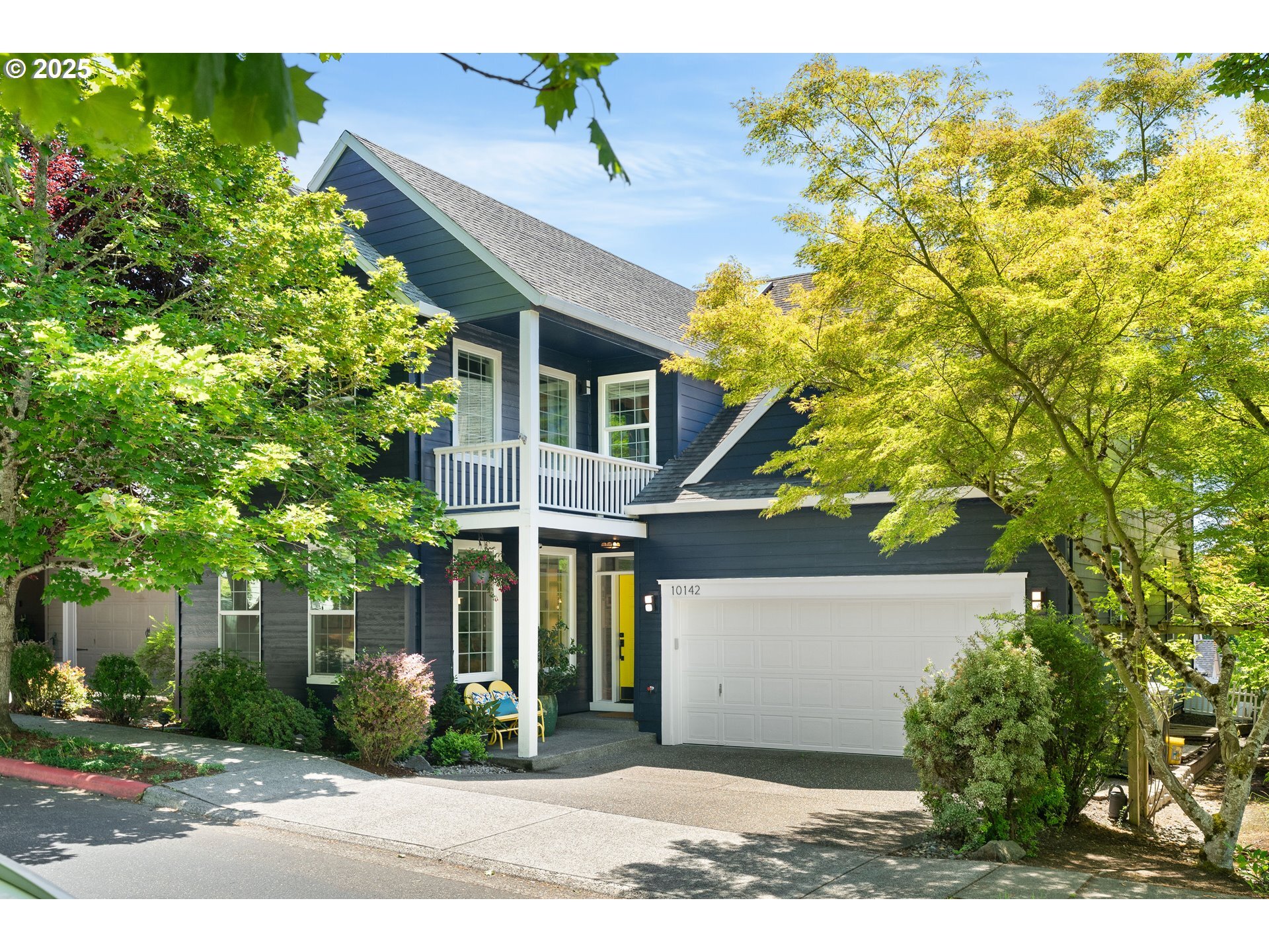 Property Photo: 10142 NW Fleetwood Dr OR 97229