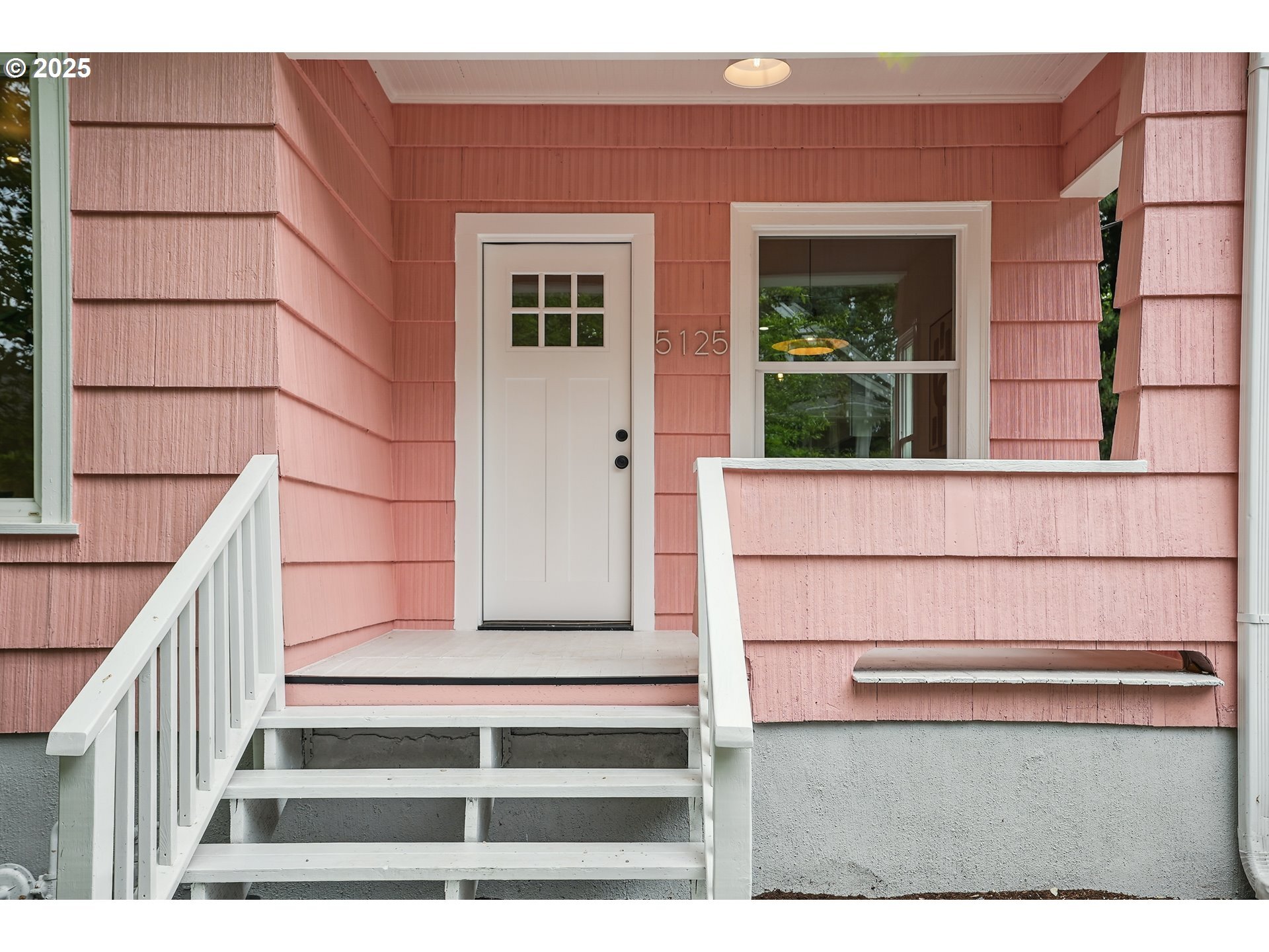 Property Photo:  5125 NE Flanders St  OR 97213 