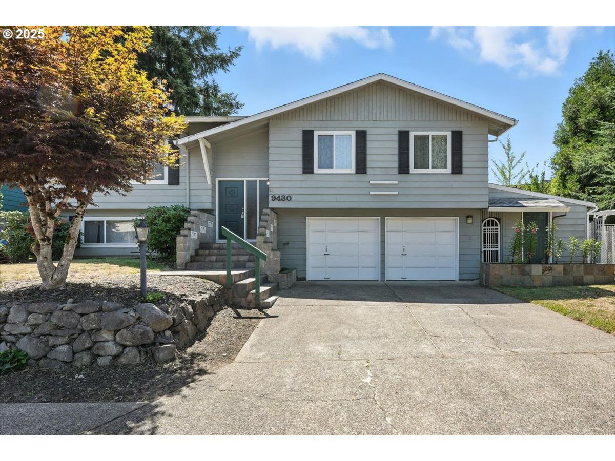 9430 SW Inez St  Portland OR 97224 photo