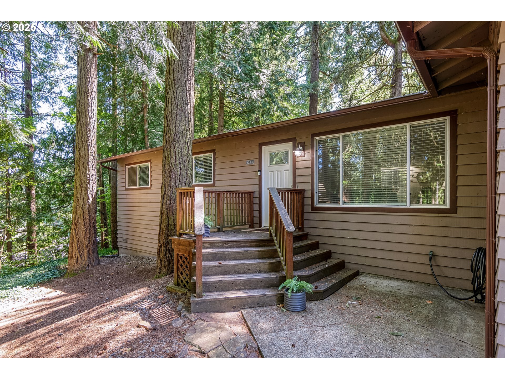 Property Photo:  4718 SW Miles Ct  OR 97219 