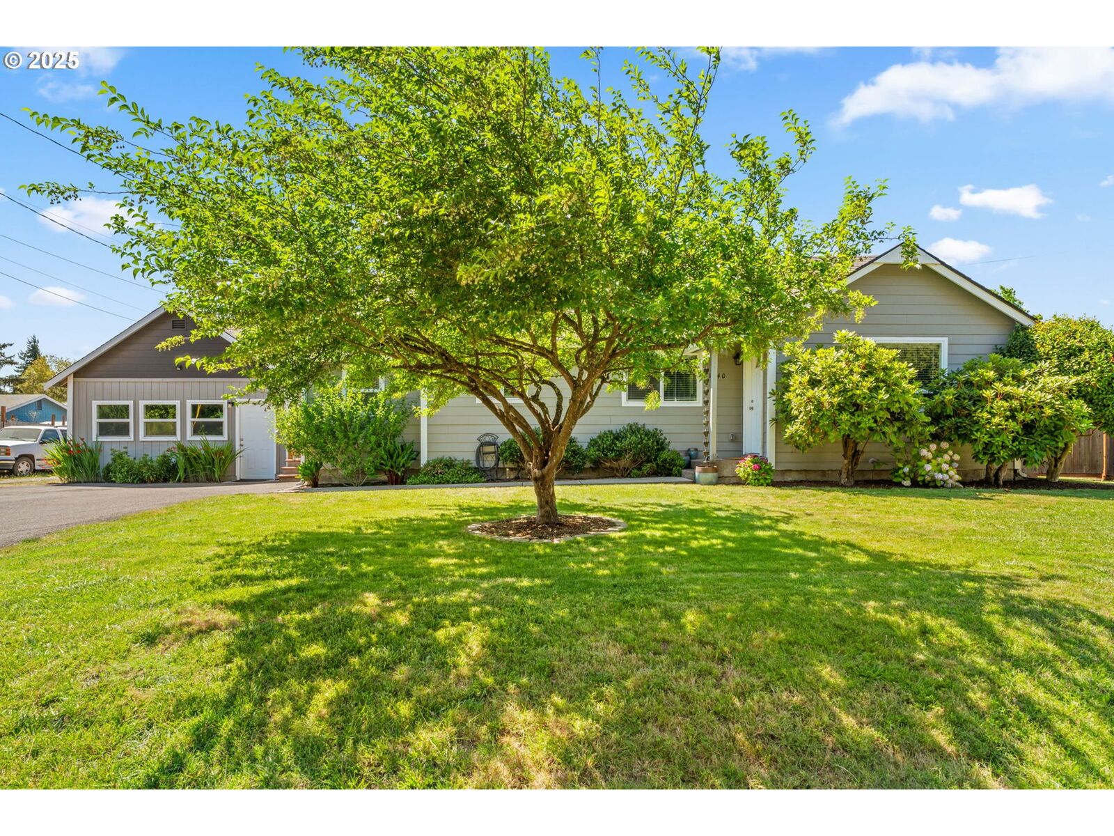 Property Photo:  1240 Taney St  OR 97402 