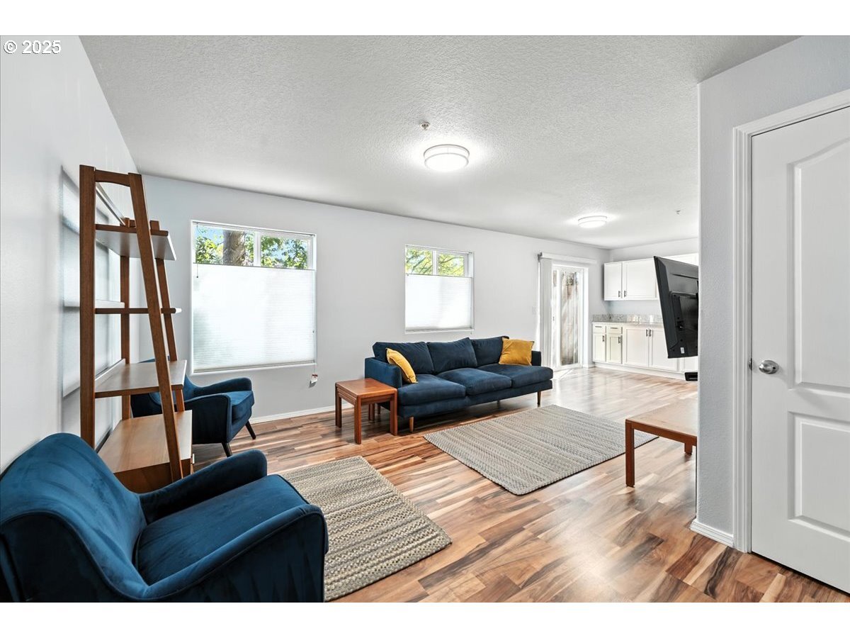 Property Photo:  3317 SE 122nd Ave 1  OR 97236 