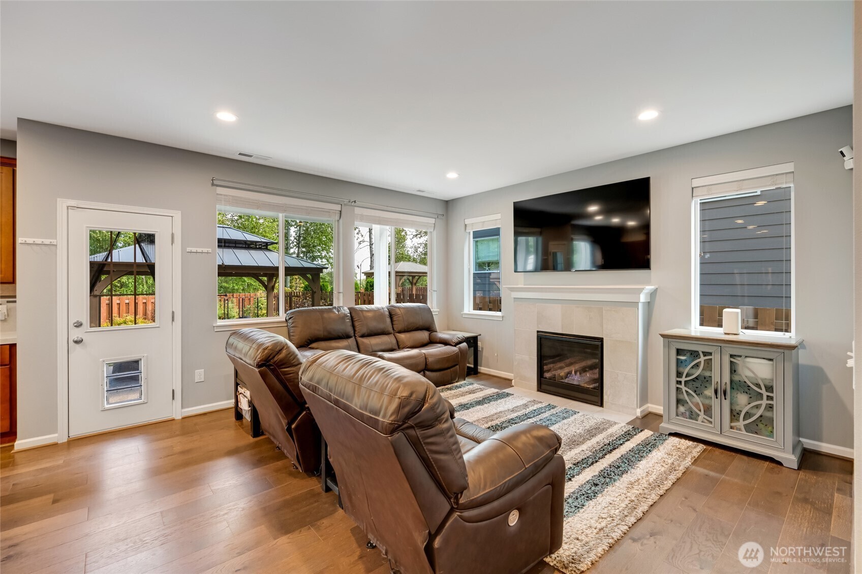 Property Photo:  4701  31st Avenue SE  WA 98203 