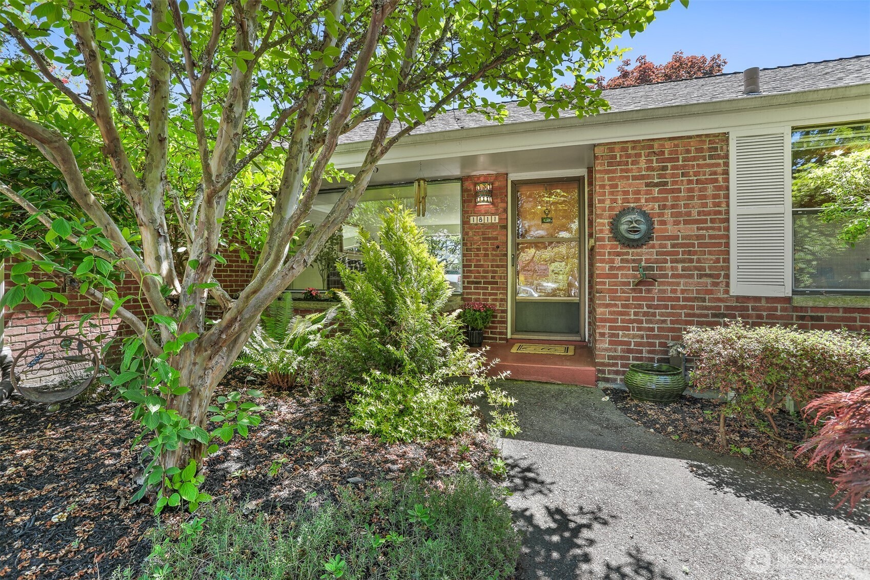 Property Photo: 1811 NW 95th Street WA 98117