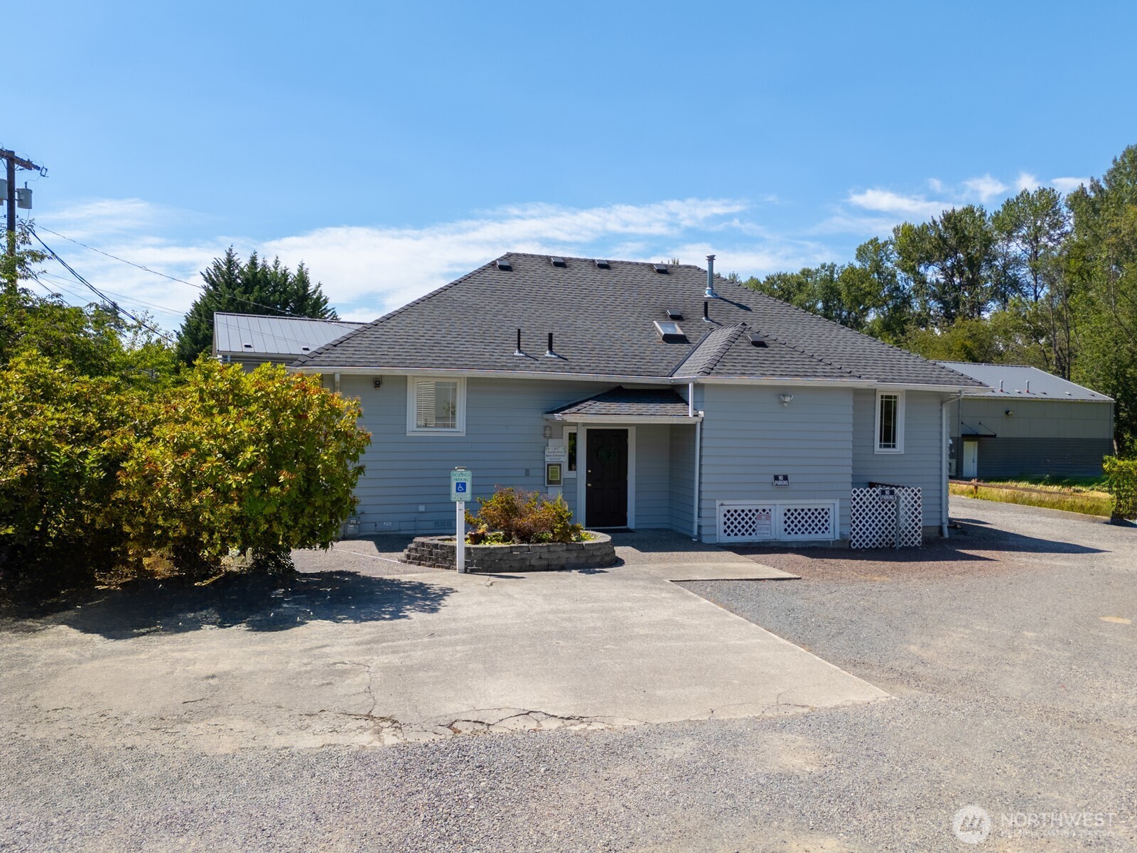 Property Photo: 10516 E Riverside Drive WA 98011
