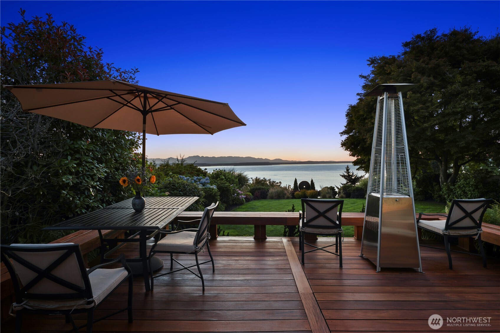 2171  Sunset Avenue SW  Seattle WA 98116 photo