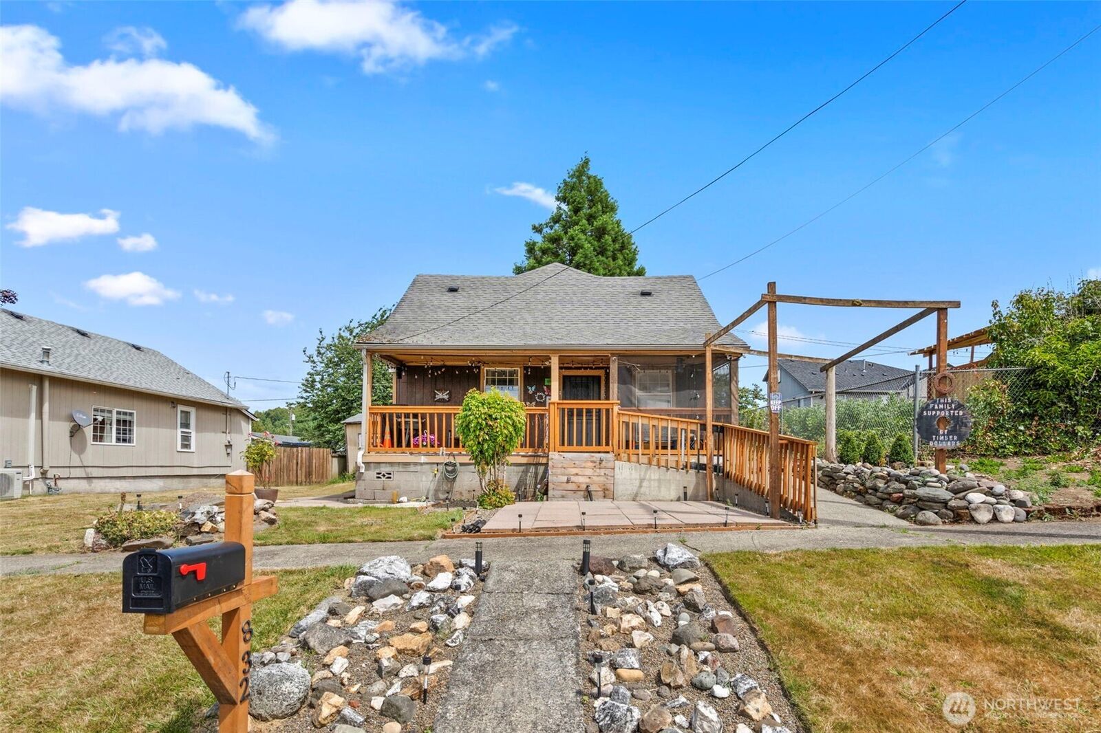 Property Photo: 832 NW Maryland Ave WA 98532