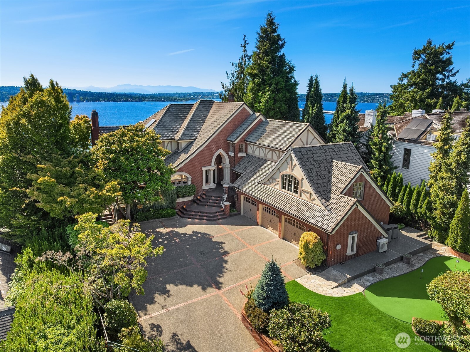 Property Photo: 2307 Evergreen Point Road WA 98039