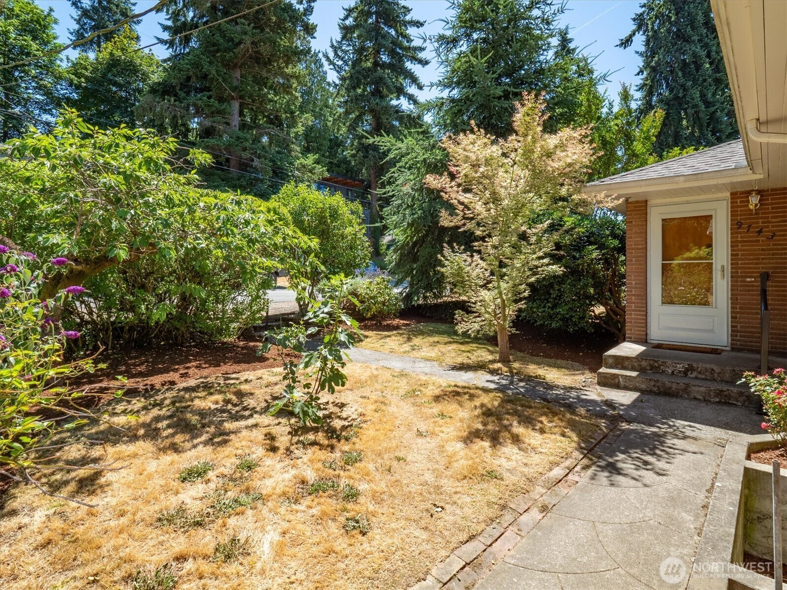 Property Photo: 9743 46th Avenue NE WA 98115