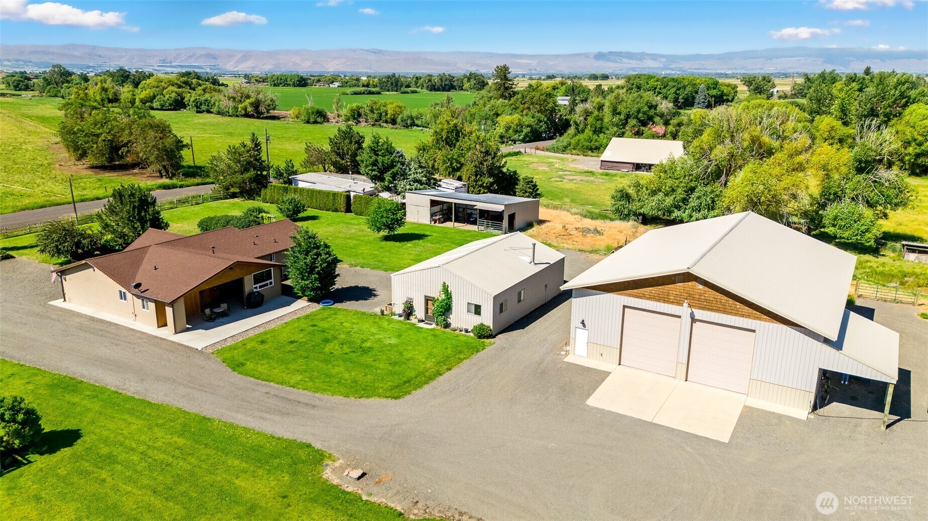 Property Photo:  1491  Grindrod  WA 98926 