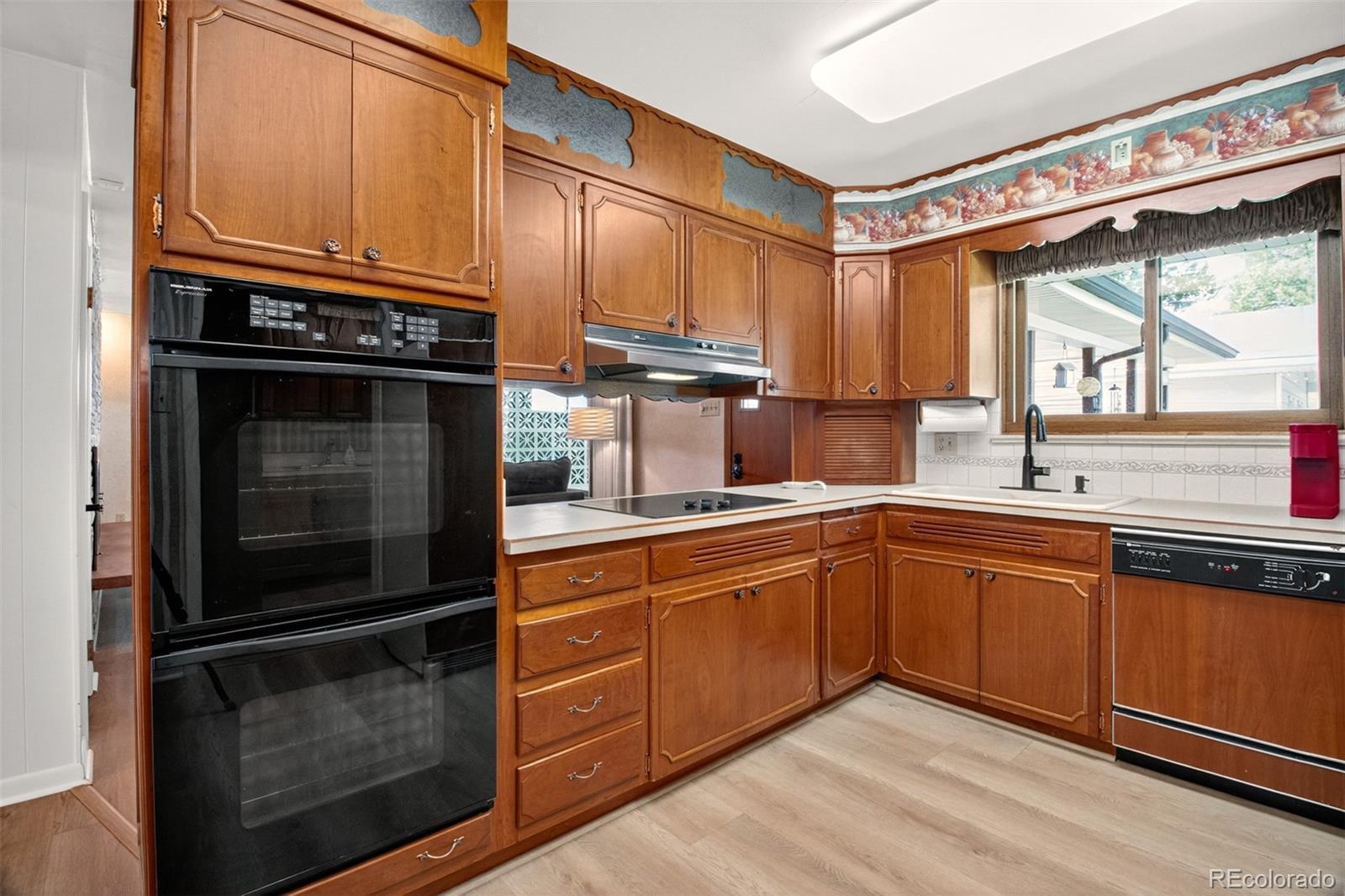 Property Photo: 80 Baylor Street CO 81005