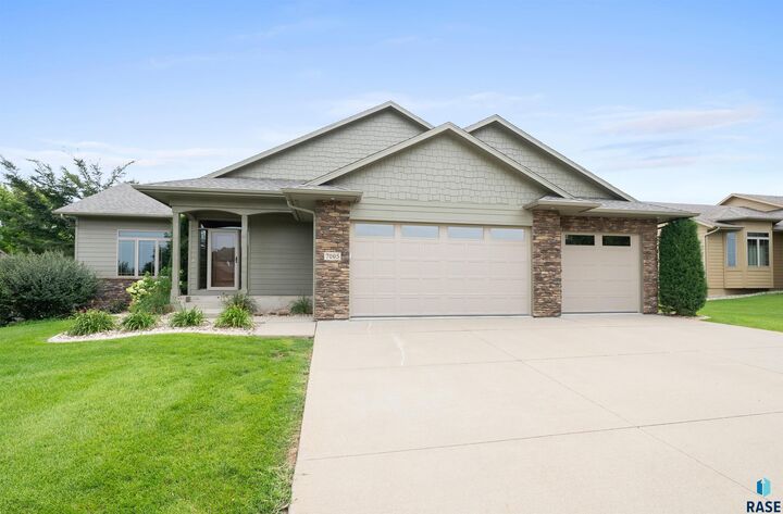 Property Photo:  7005 E Archstone St  SD 57110 