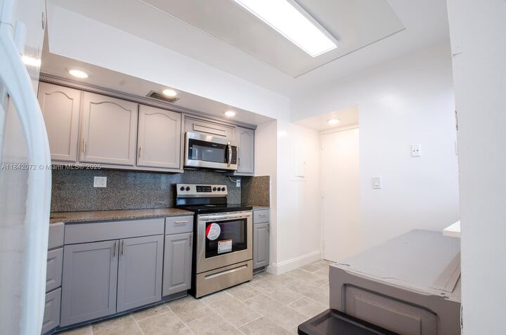 Property Photo: 2150 Sans Souci Blvd B305 FL 33181