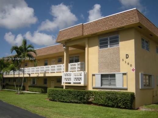 Property Photo: 5160 SW 40th Ave 26D FL 33314