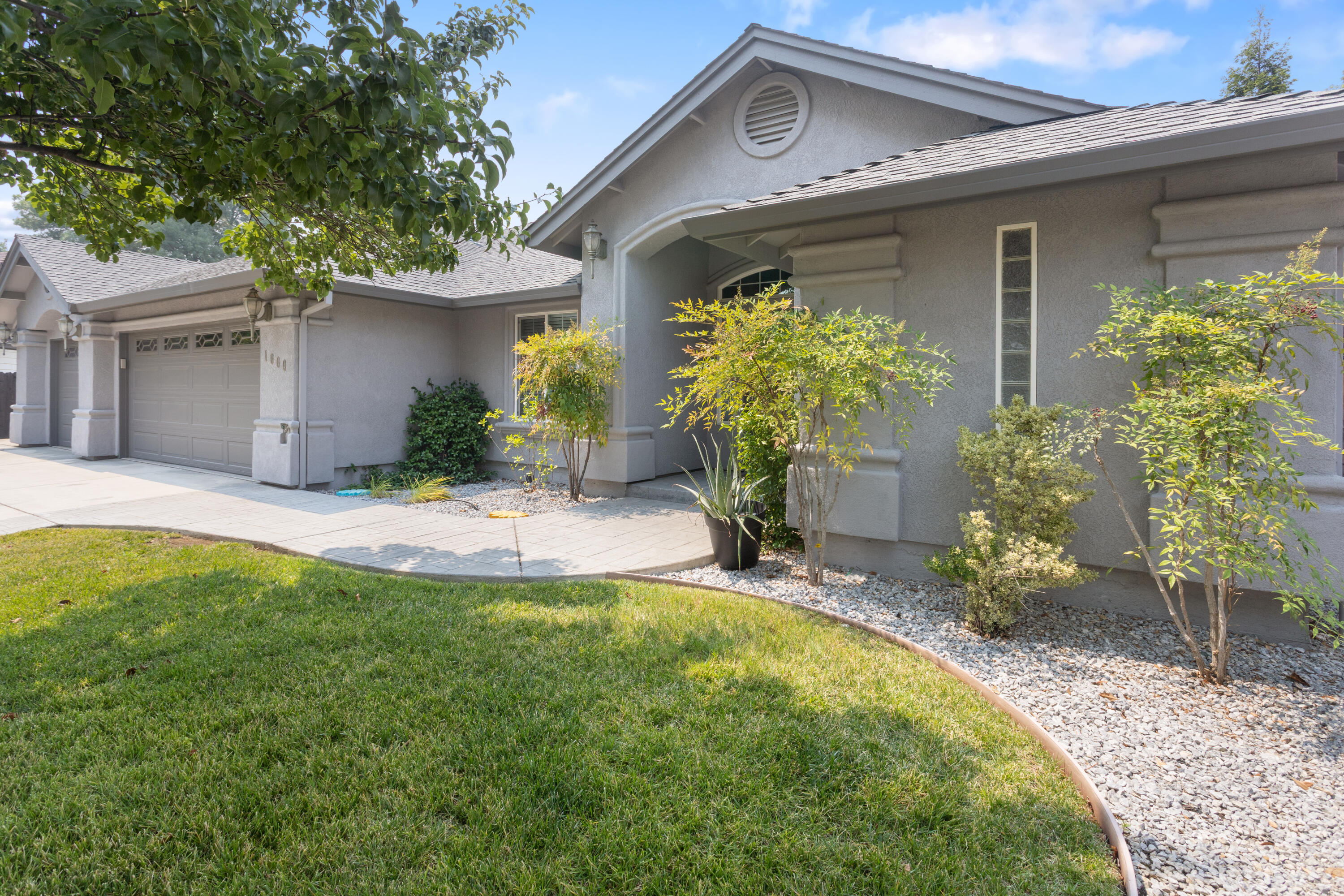 Property Photo: 1000 Greenbriar Court CA 96003