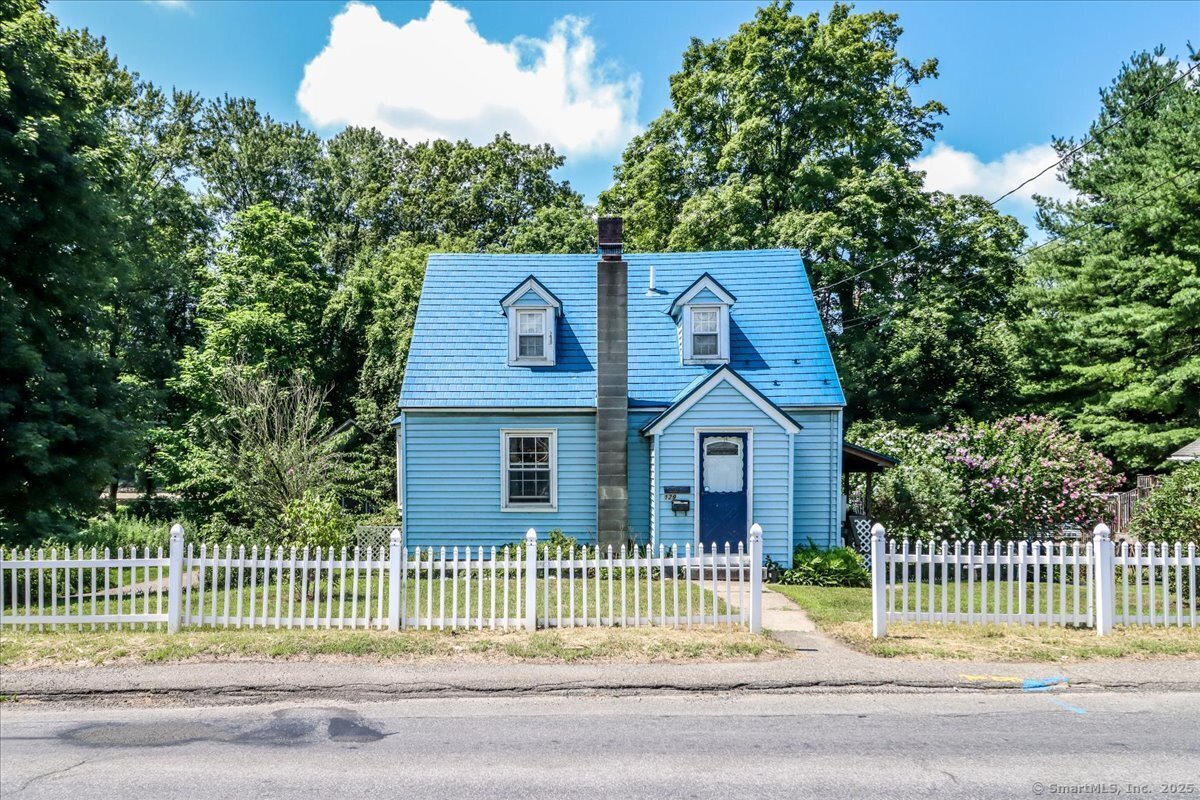 Property Photo:  129 Housatonic Avenue  CT 06776 