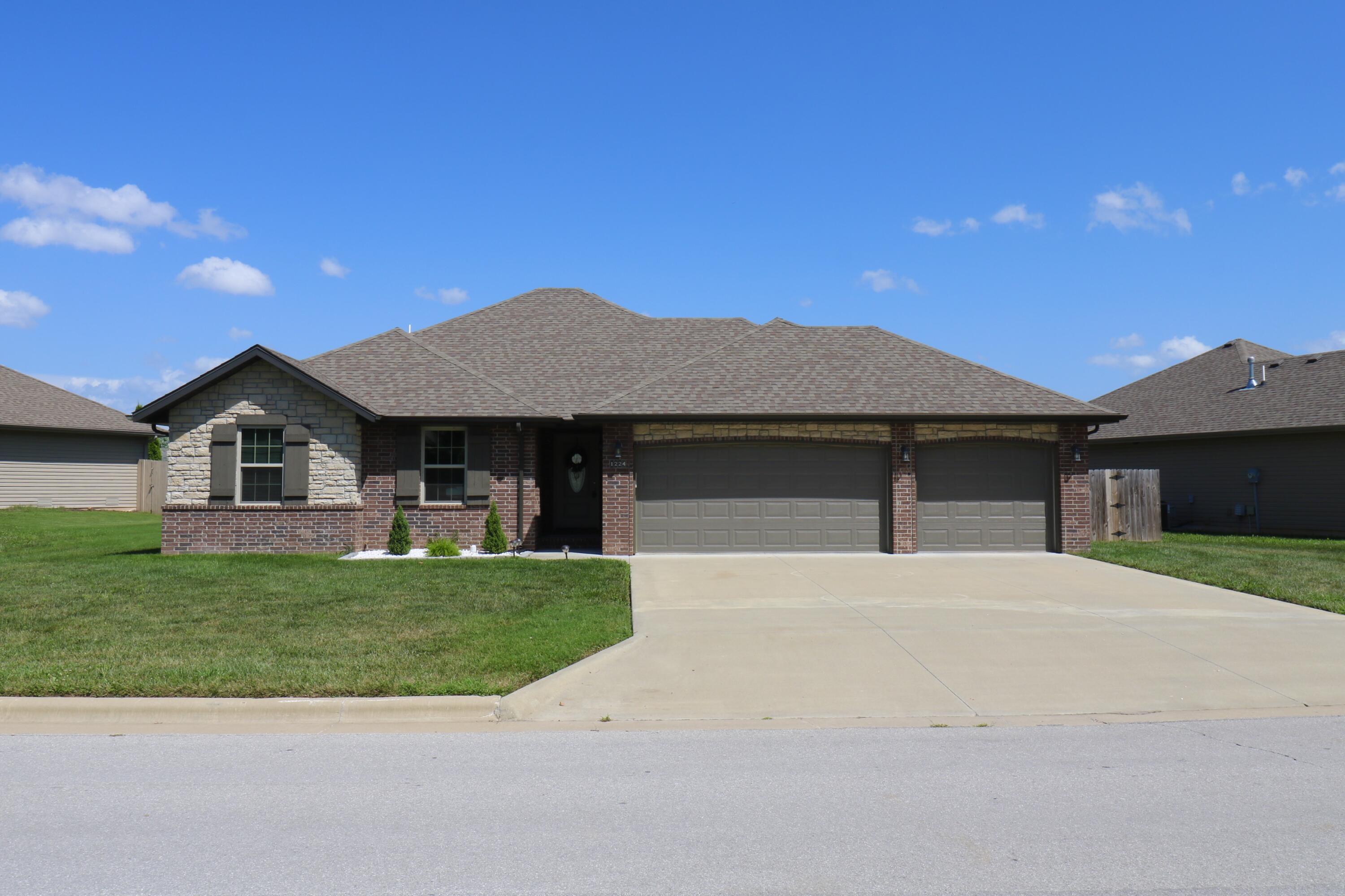 Property Photo:  1224 S Mulberry Avenue  MO 65802 