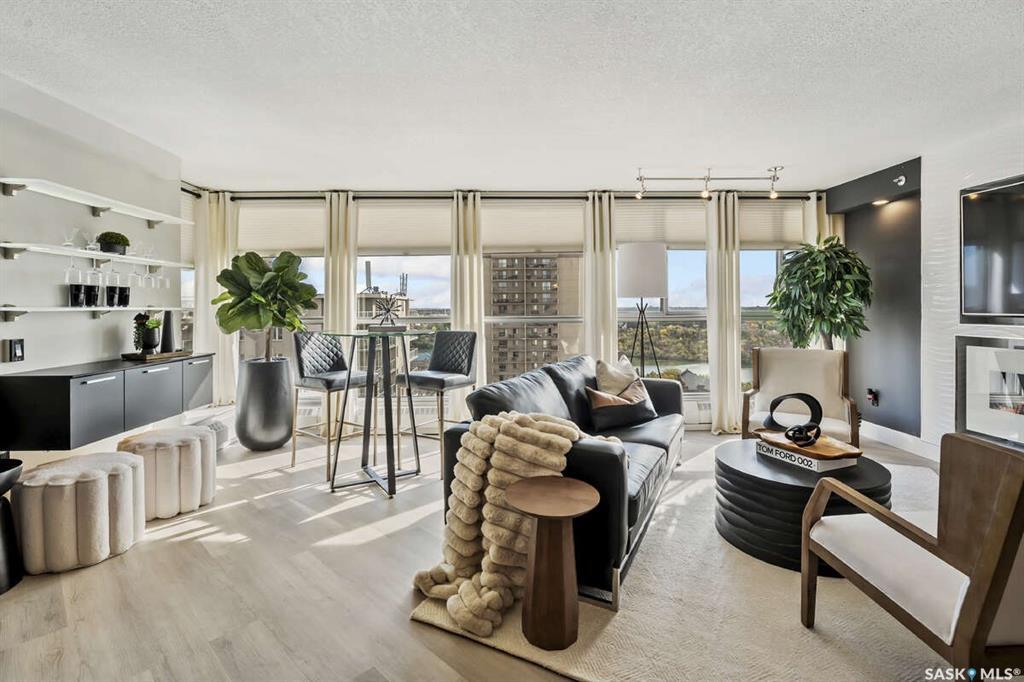 Property Photo: 315 5th Avenue N 2202 SK S7K 5Z8