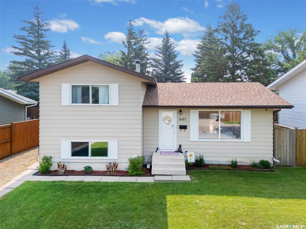 607 Priel Crescent  Saskatoon SK S7M 4K9 photo
