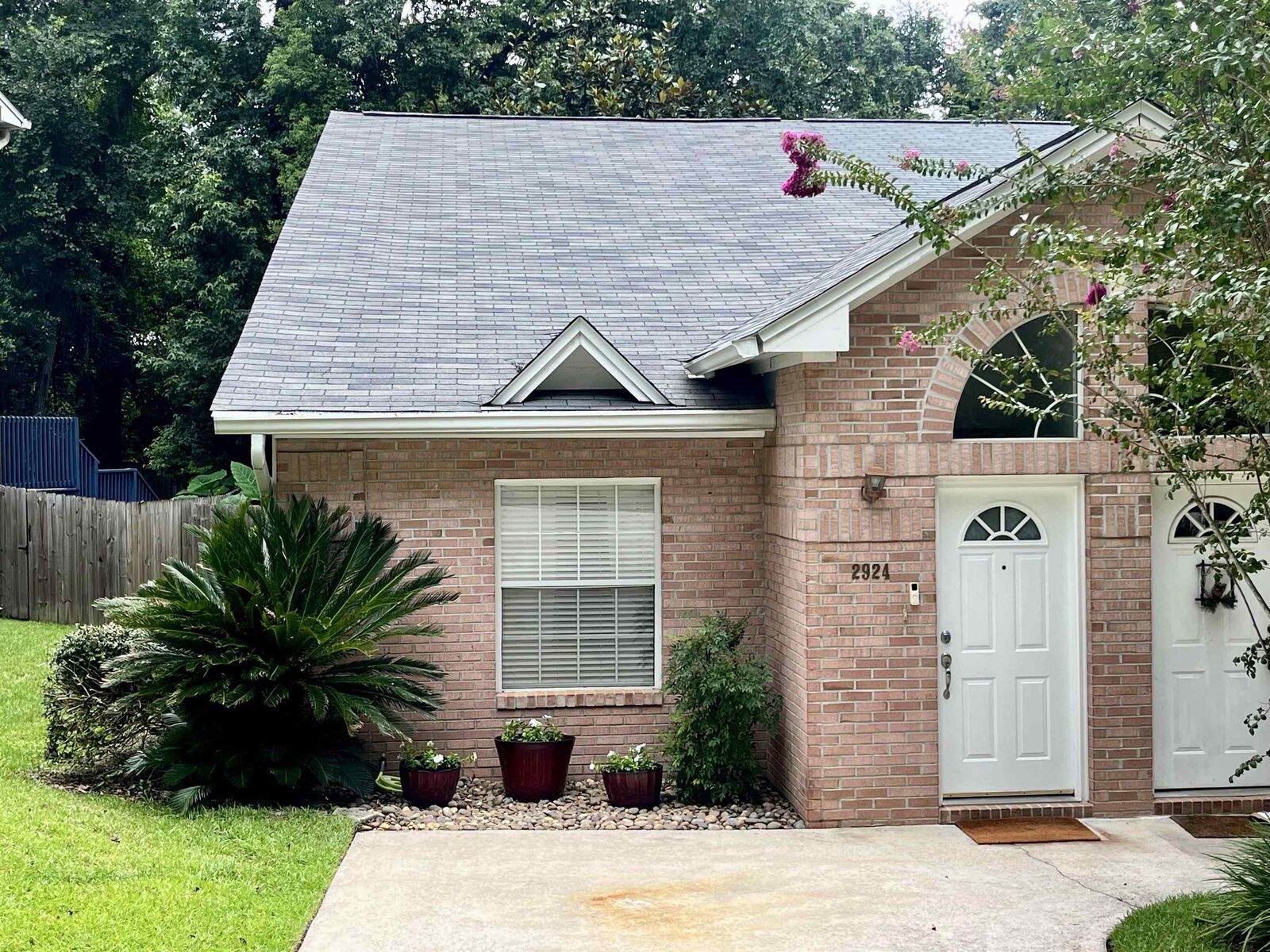 Property Photo: 2924 Cross Creek Court FL 32301