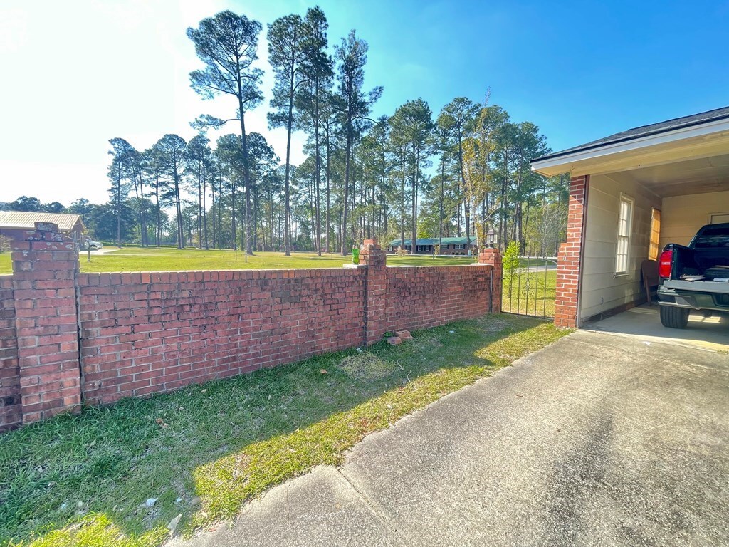 Property Photo: 106 Dunbar Cir GA 31791