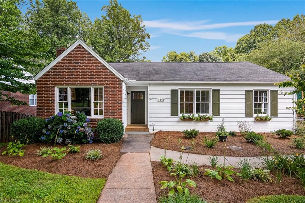 Property Photo: 1209 Irving Street NC 27103