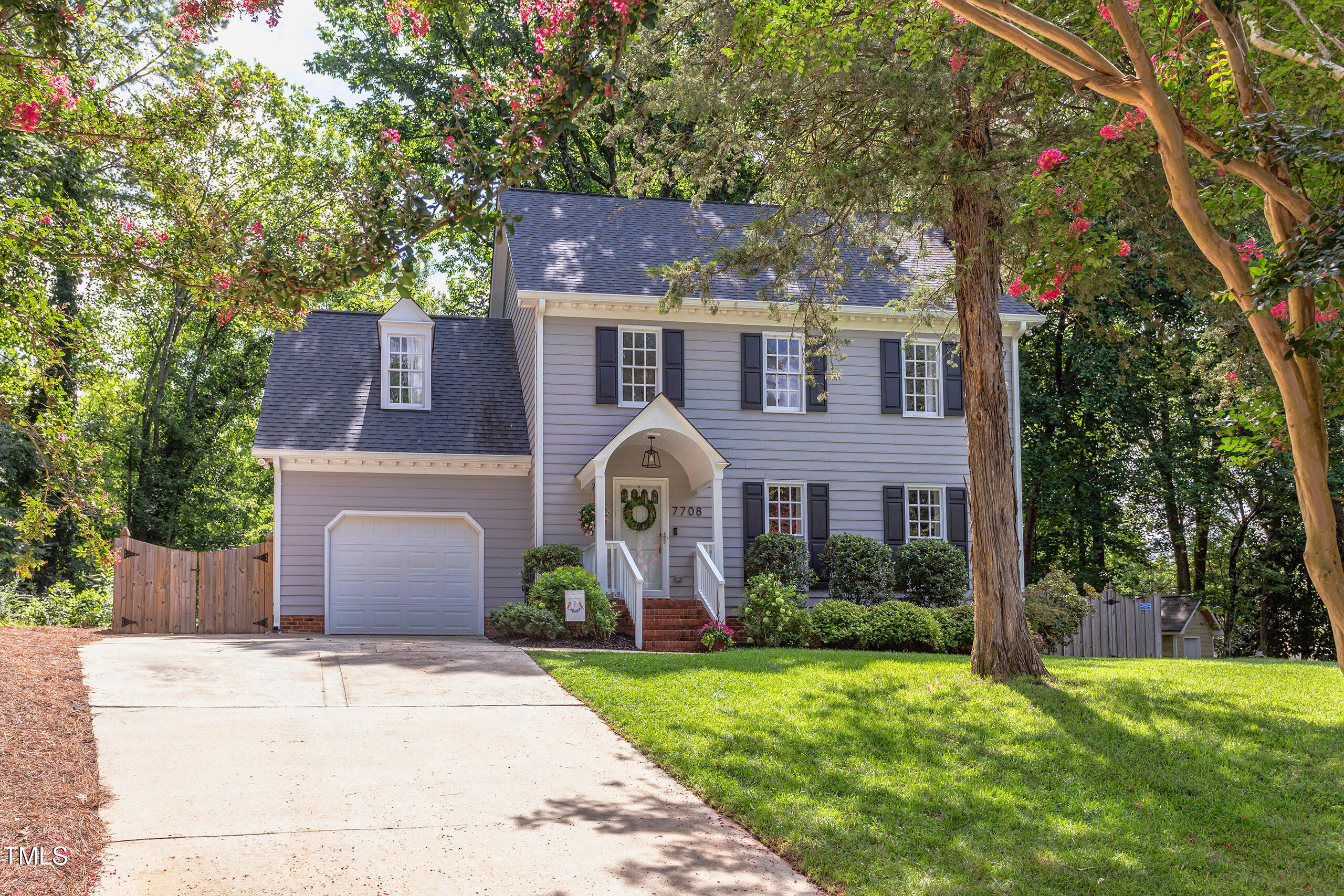 Property Photo: 7708 Highlandview Circle NC 27613